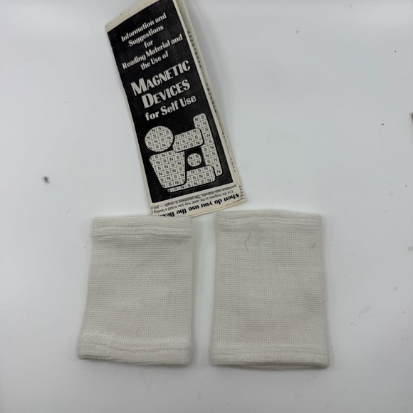 Vintage Nikken Magnetic Wristbands, Unisex, One Size - Picture 4 of 4